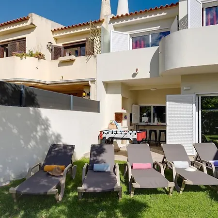 빌라 2 Jacuzis Villa-rooftop-airhockey-glamroom-igready