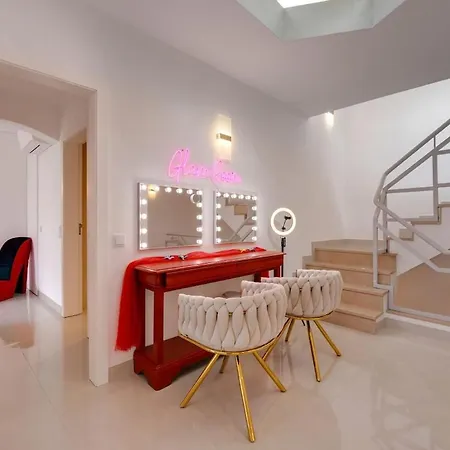 2 Jacuzis Villa-rooftop-airhockey-glamroom-igready Βίλα