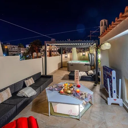 2 Jacuzis Villa-rooftop-airhockey-glamroom-igready 빌라