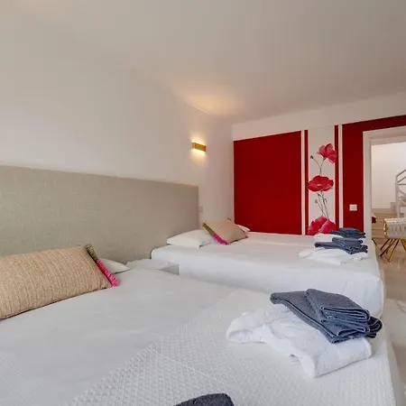 빌라 2 Jacuzis Villa-rooftop-airhockey-glamroom-igready *